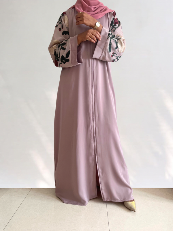 Layla Bloom - AD00585